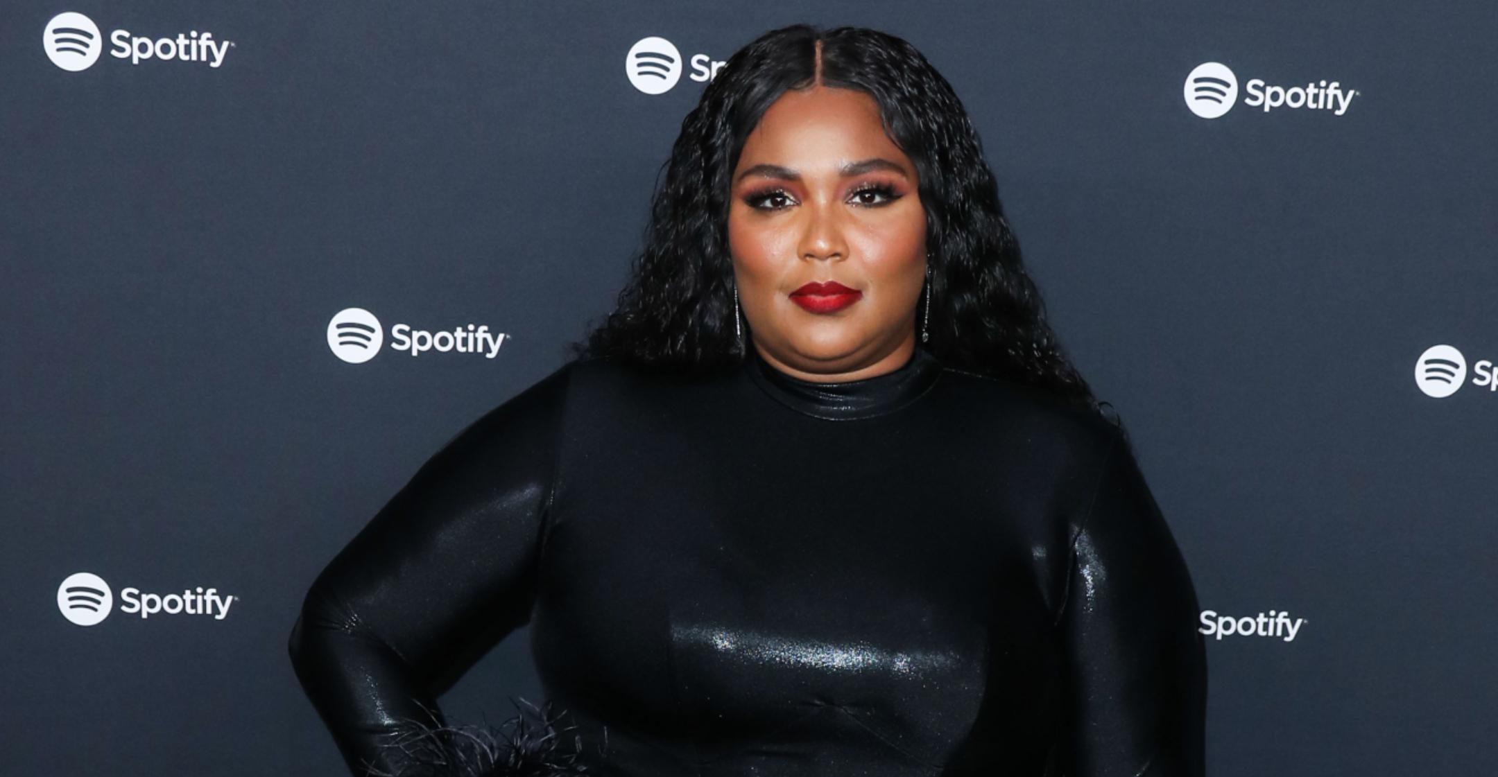 lizzo posts unedited naked selfie to change conversation about beauty standards