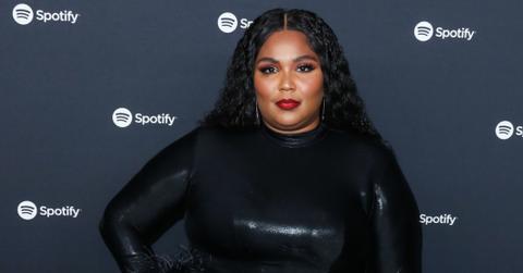 lizzo posts unedited naked selfie to change conversation about beauty standards