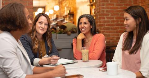 e woman app chat divorces single motherhood