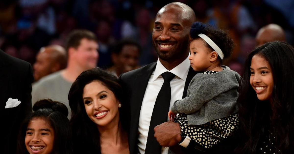 Kobe and Vanessa Bryant with famiiy