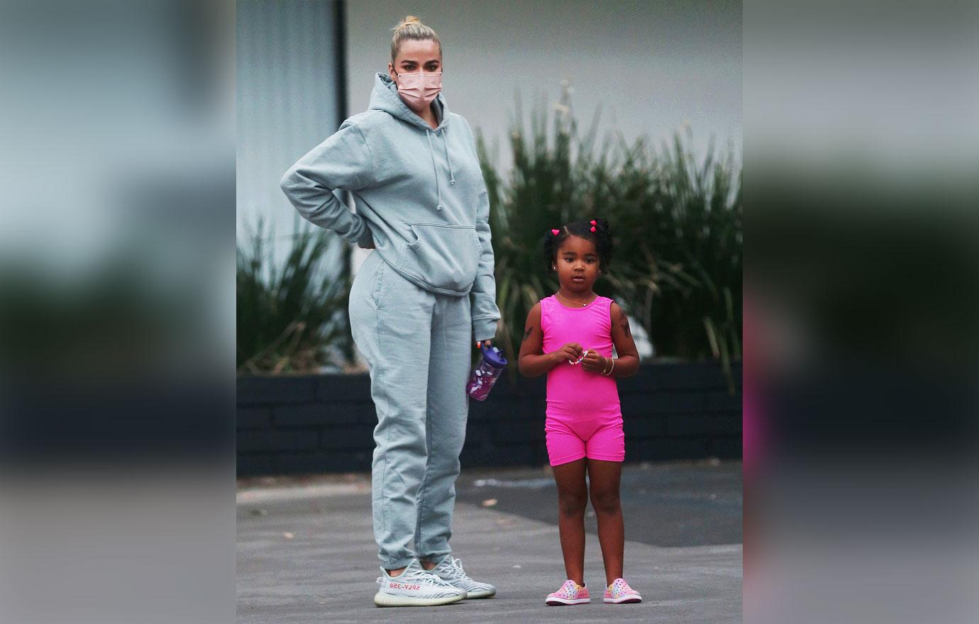 Khloe Kardashian dresses baby girl True Thompson as an adorable ballerina -  Times of India