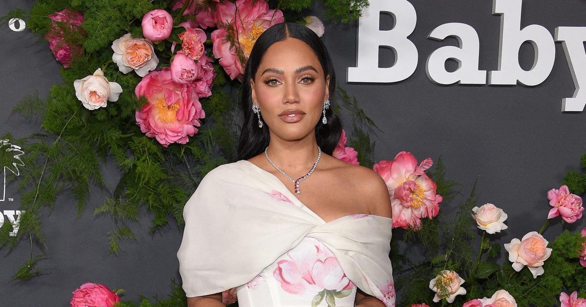Ayesha Curry Says Her Goal For 2023 Is To 'Feel Strong In My Skin'(01)