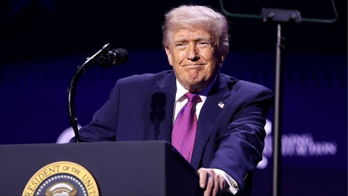 Doctors are concerned about Donald Trump's mental fitness.