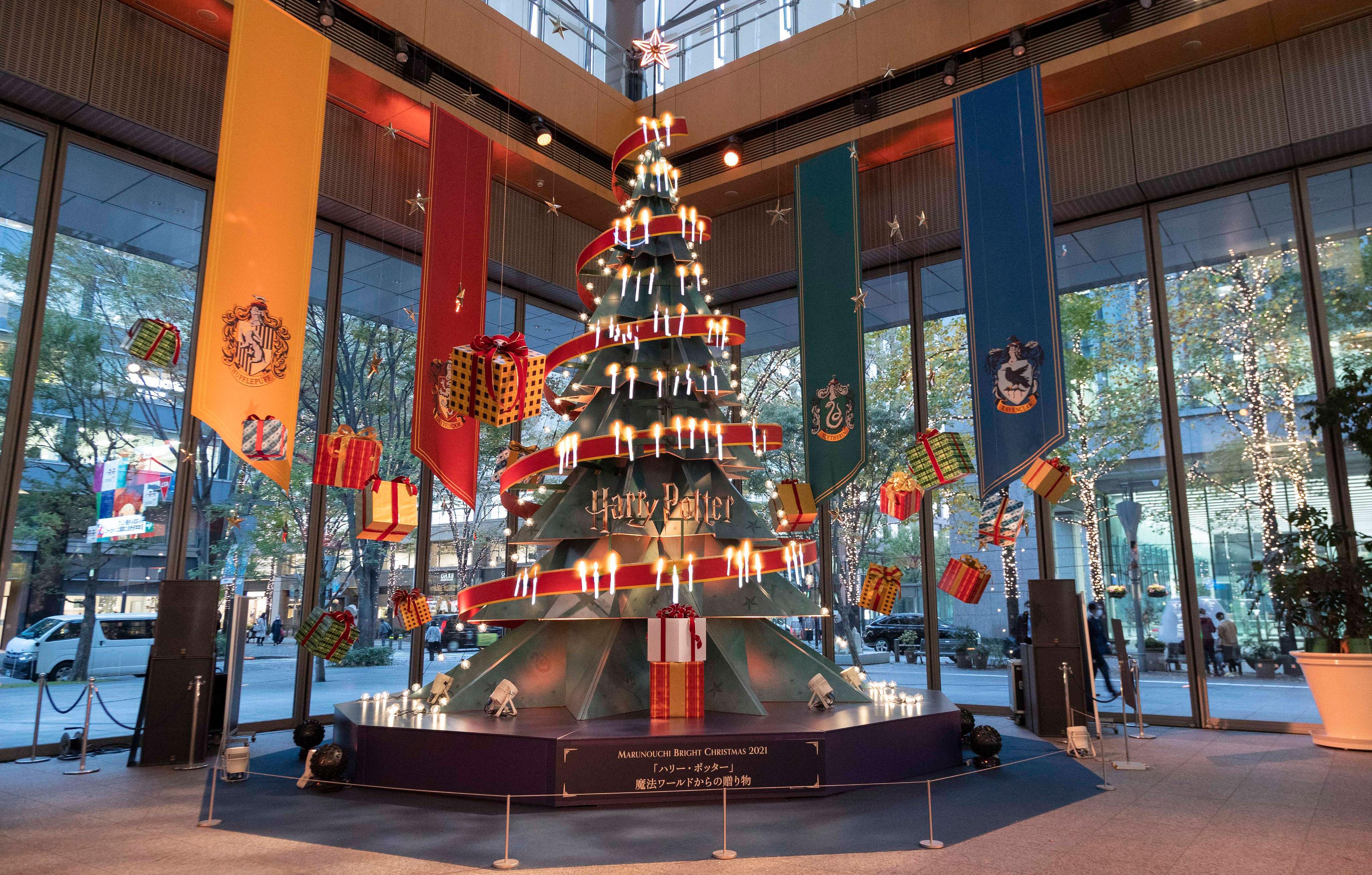 harry potter themed christmas tree in tokyo