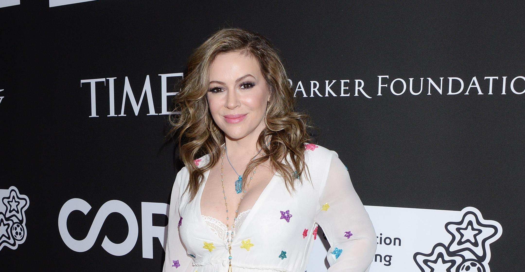 covid  long hauler alyssa milano reveals vaccine has alleviated some symptoms