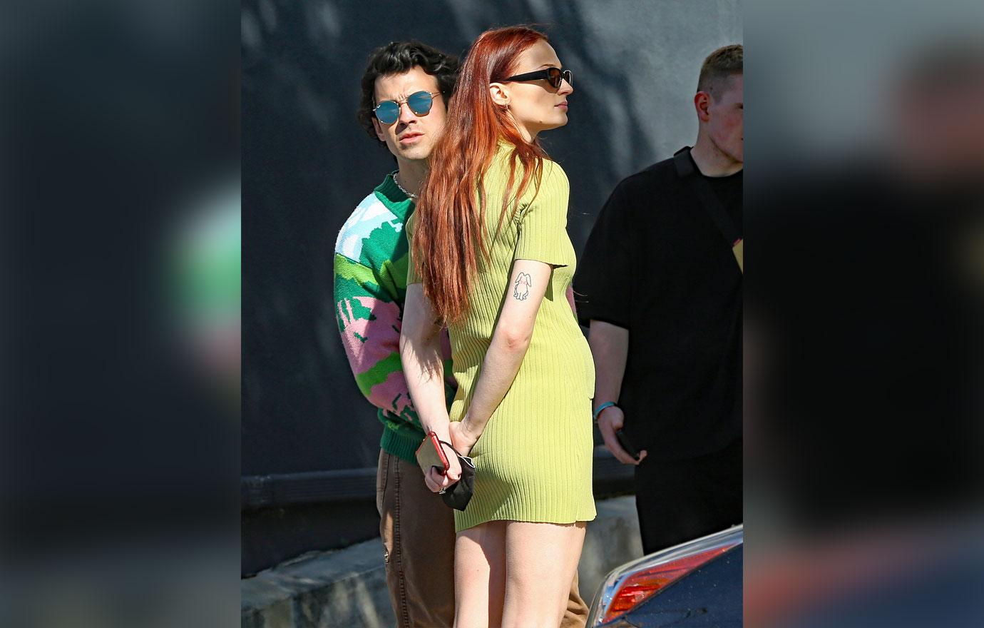 sophie turner shows off what could be a baby bump