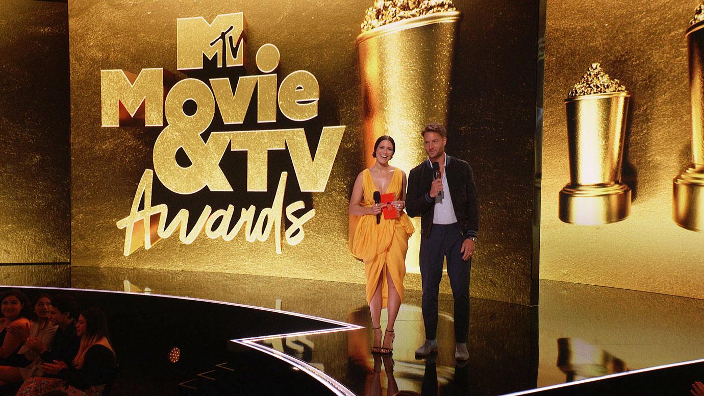 mtv movie tv awards fashion mandy moore outer banks cast