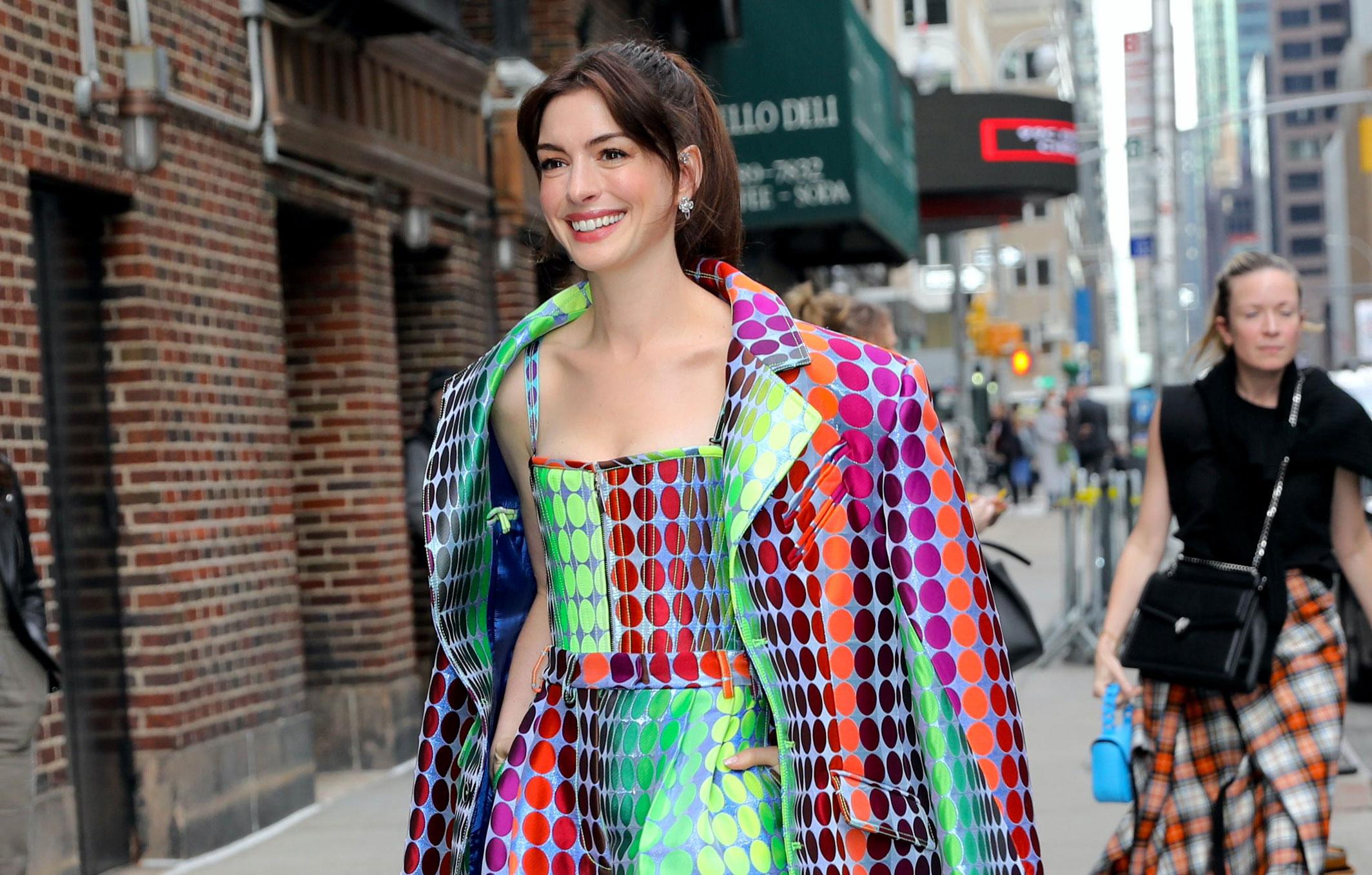 anne hathaway arrives to late show with stephen colbert