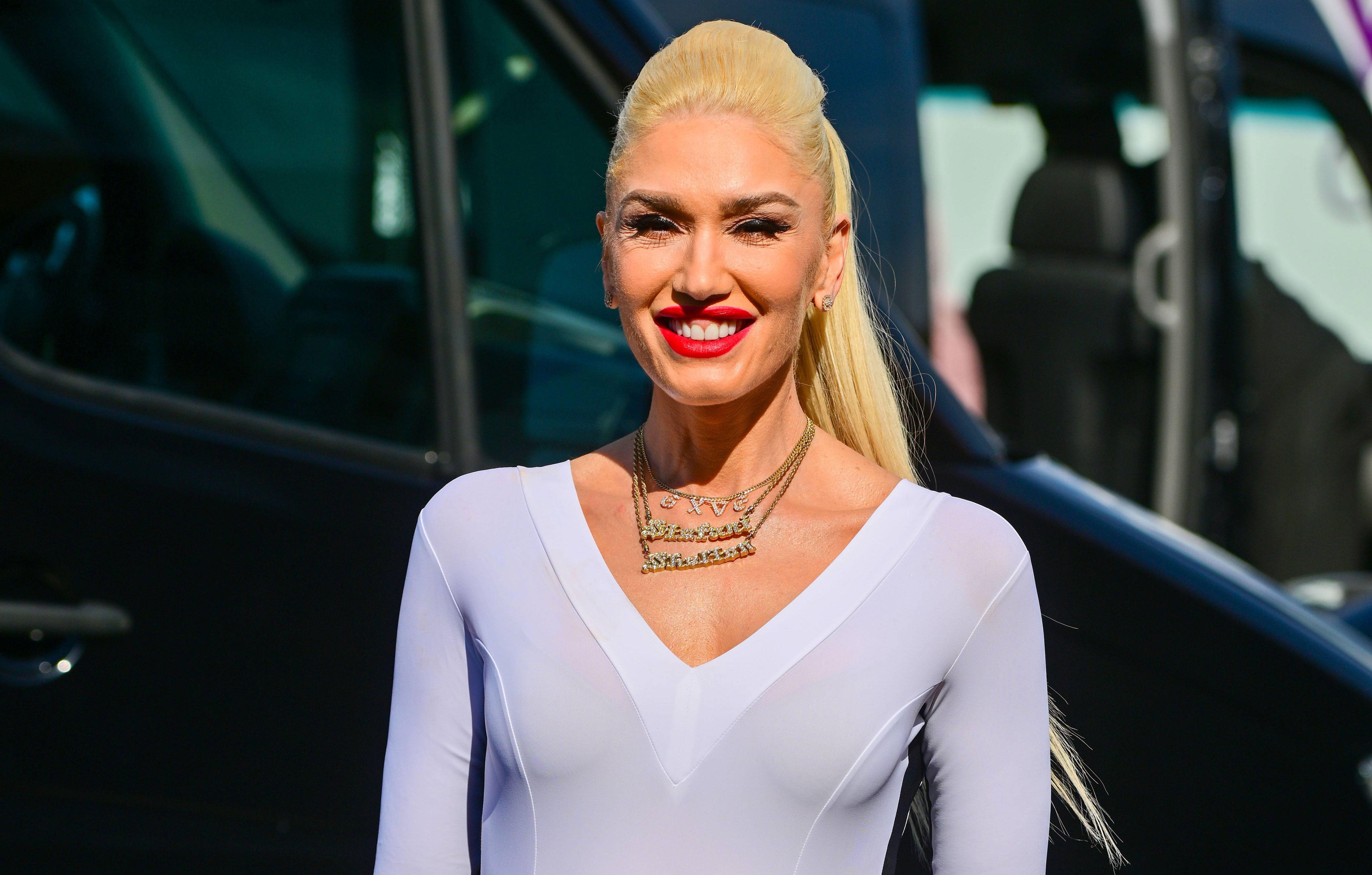 gwen stefani takes selfies and posed for pictures in anaheim ca