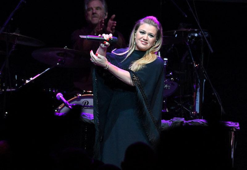 kelly clarkson moving