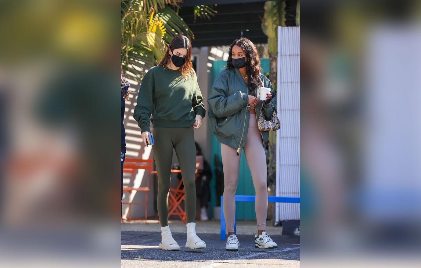 Kendall Jenner Wears Green Workout Outfit: Photos