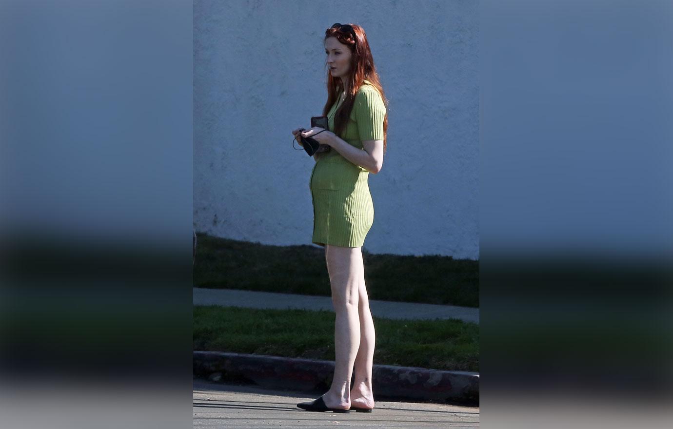 sophie turner shows off what could be a baby bump