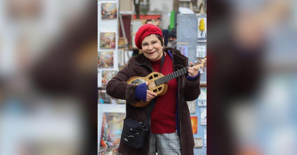 at dyan forest is still standing and still slaying the stage