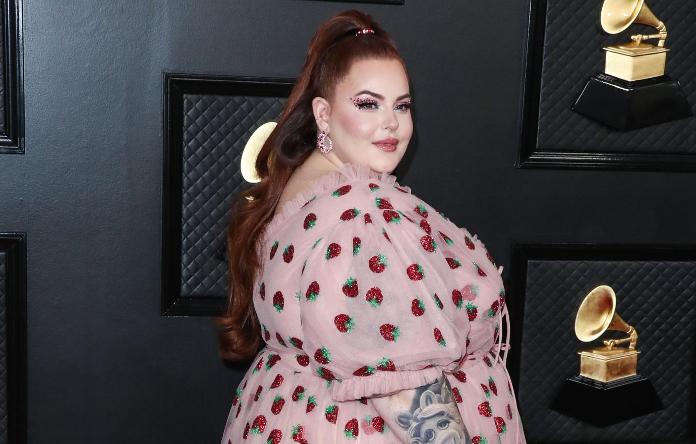 Tess Holliday says she's 'anorexic and in recovery