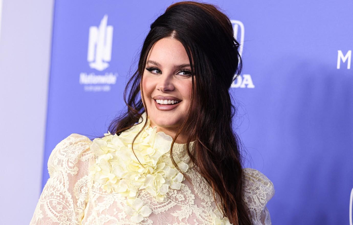 lana del rey gushes over how driven taylor swift is