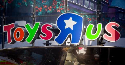 toys r us opening flagship store