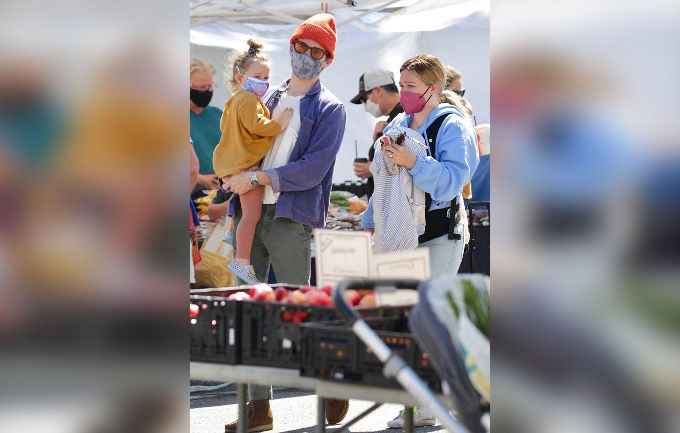 matthew koma and hilary duff at farmers market