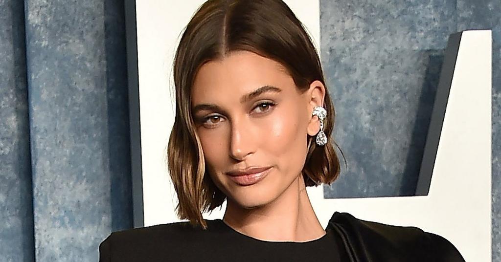 Hailey Bieber's New Hair Color Is Called 'Cinnamon Cookie Butter'