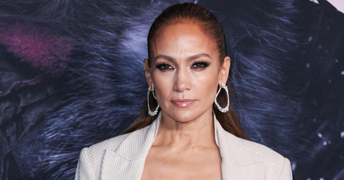 Jennifer Lopez shows off her glowing skin in makeup-free video