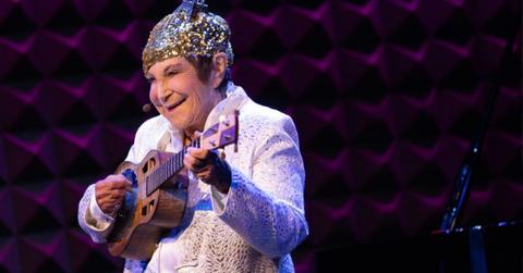 at dyan forest is still standing and still slaying the stage