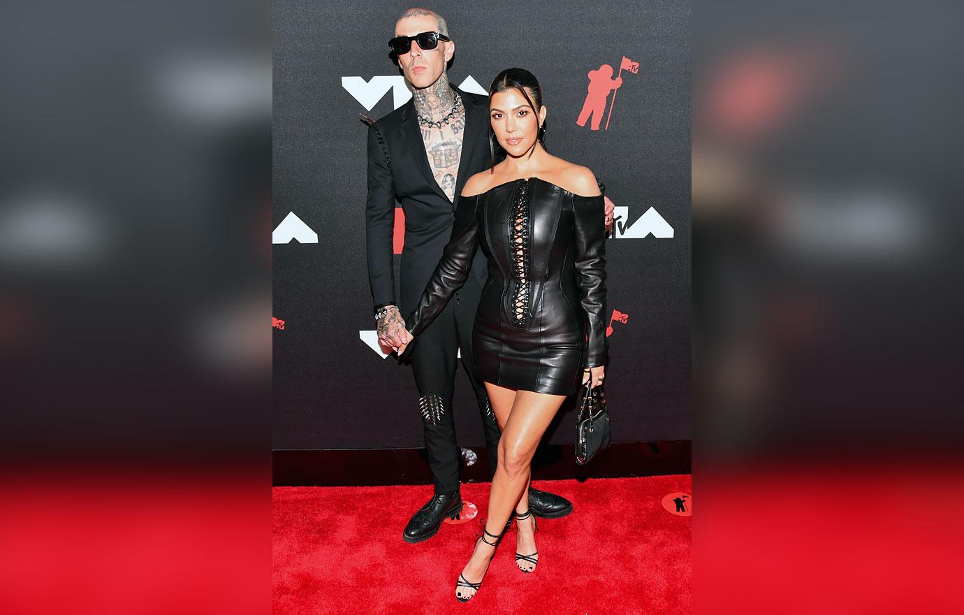 travis barker kourtney kardashian mtv vmas video music awards