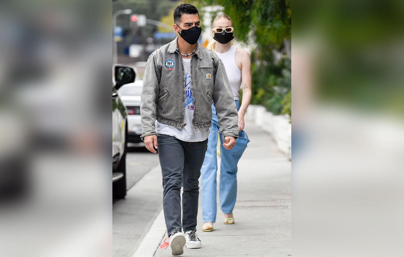 joe jonas and sophie turner lunch at the san vicente bungalows