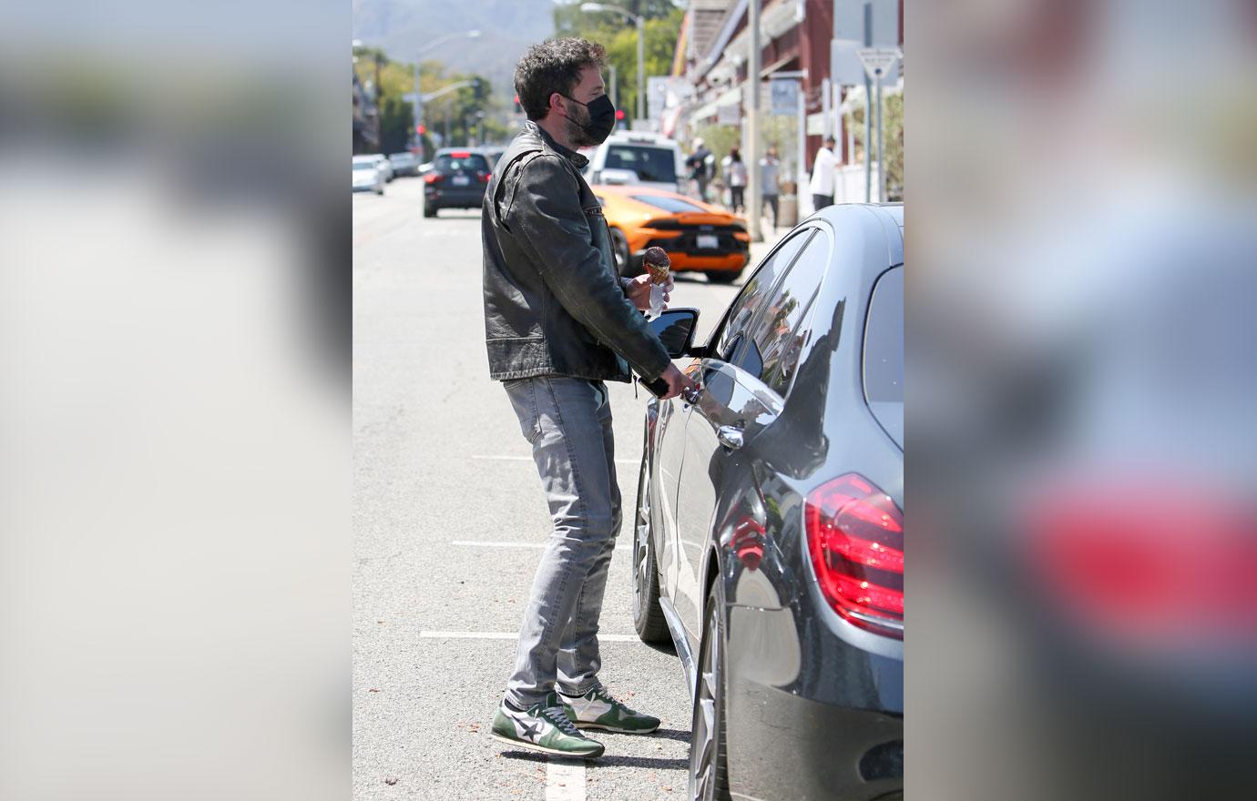 ben affleck and violet head out for ice cream