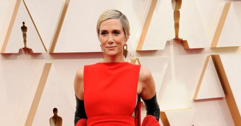 kristen wiig needs break watching twins pf