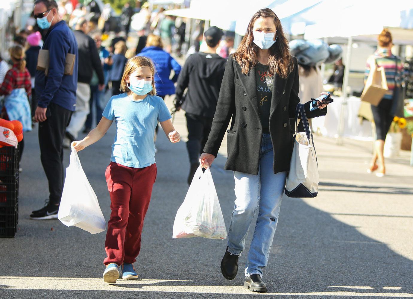 jennifer garner holds hands son samuel farmers market photos