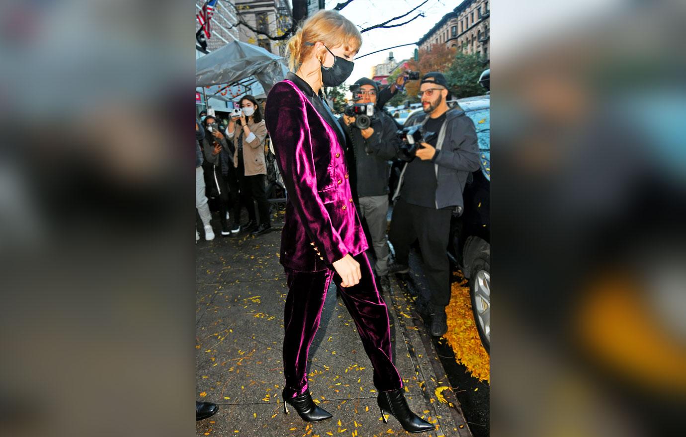 taylor swift purple velvet suit all too well movie premiere