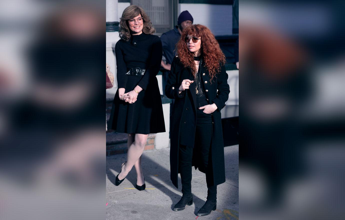 annie murphy chloe sevigny and natasha lyonne on set of russian doll