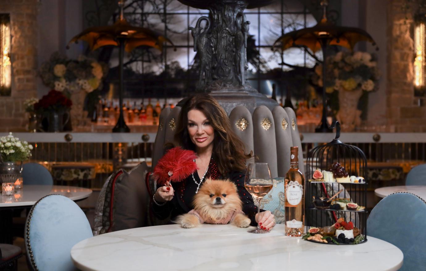 lisa vanderpump vegas restaurant paris