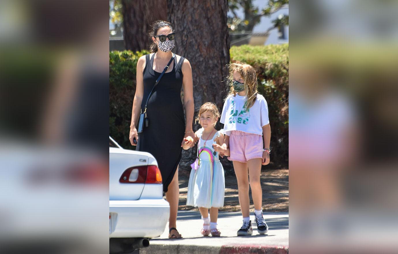 pregnant gal gadot seen out with her daughters