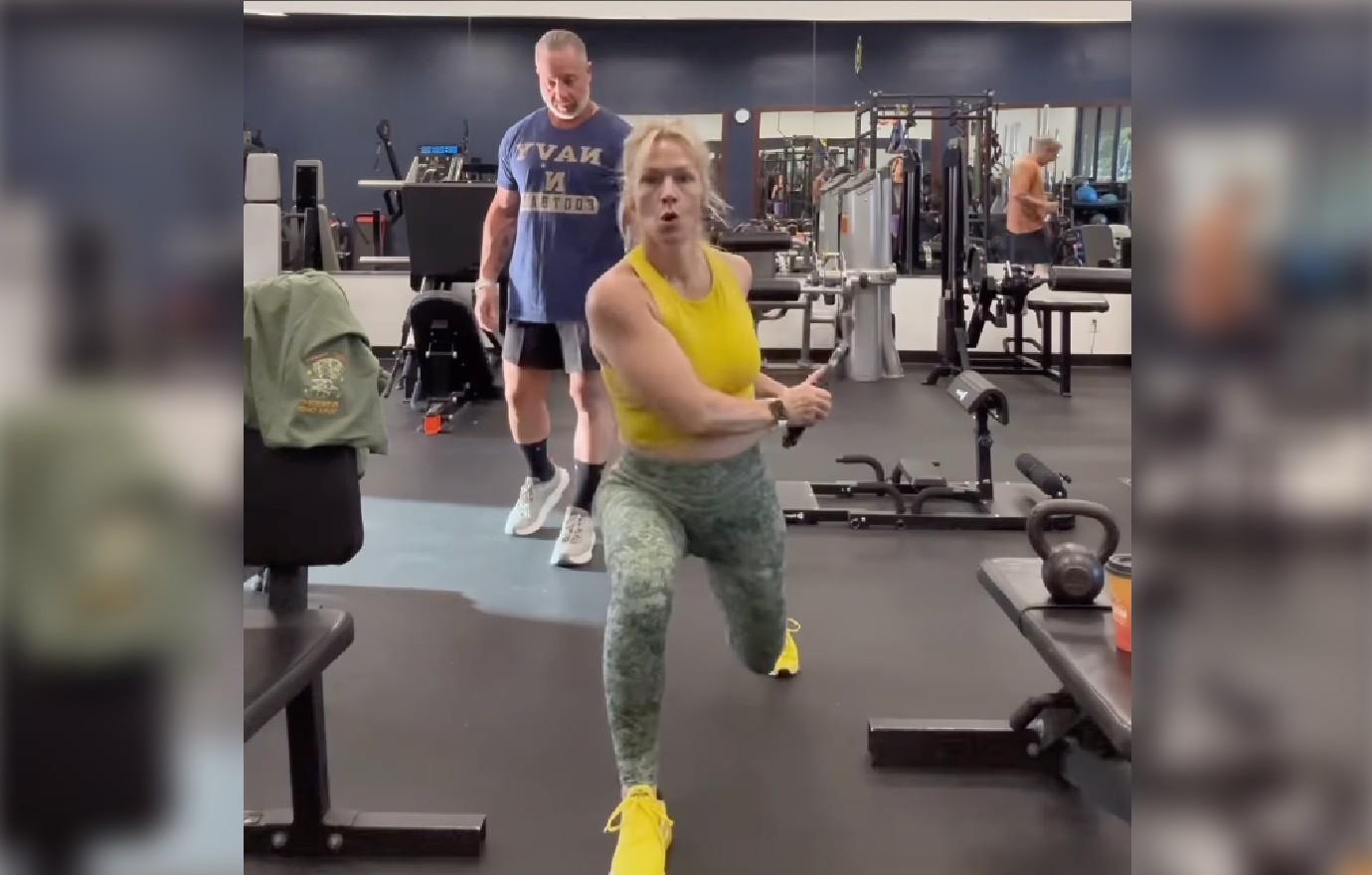 jennie garth forcing herself work out daily minefield menopause