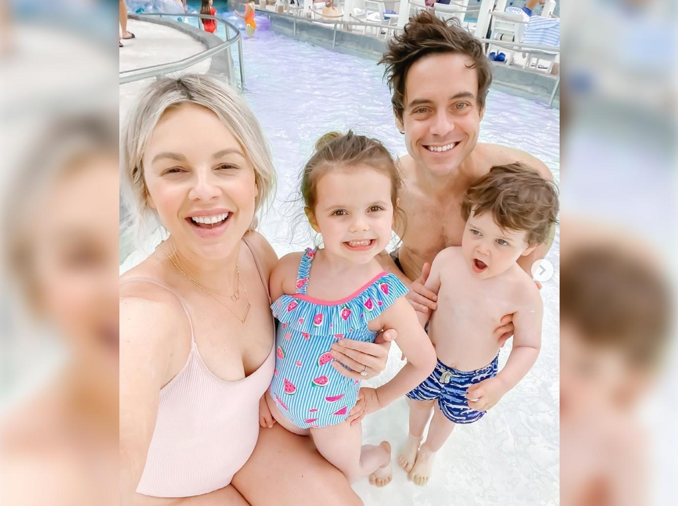 Bachelorette' alum Ali Fedotowsky-Manno proudly shows off 'mom