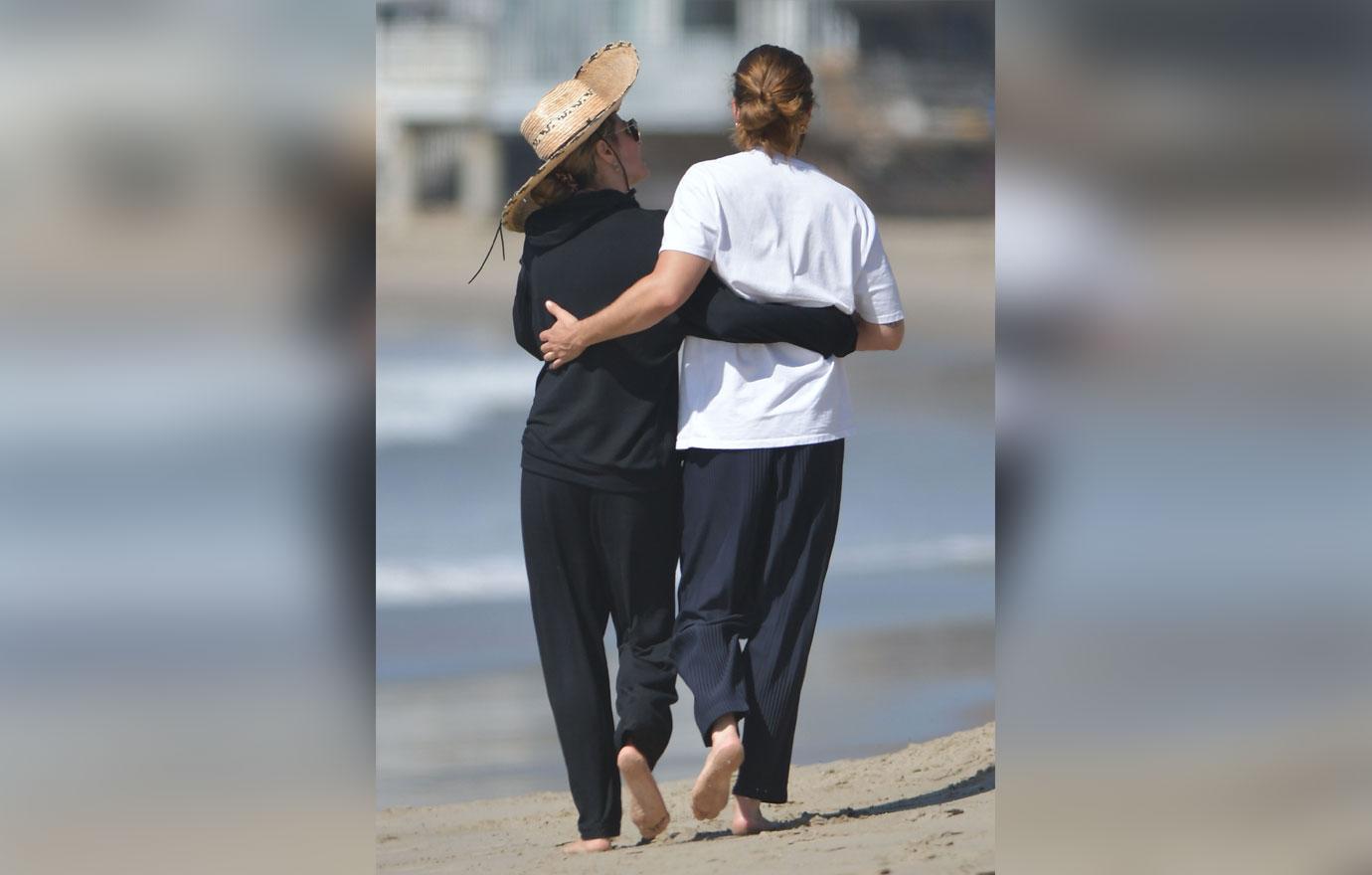 heidi klum and tom kaulitz enjoy a romantic walk on the beach