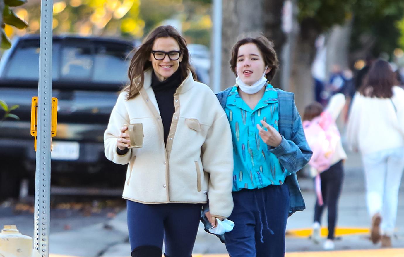 jennifer garner daughter seraphina watched juno together