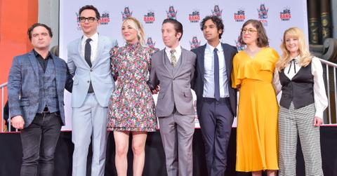 kaley cuoco would love friends style reunion big bang theory cast