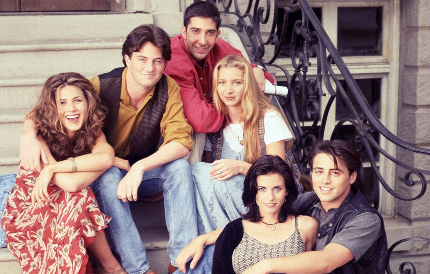 courteney cox reveals where friends character monica gellar be today