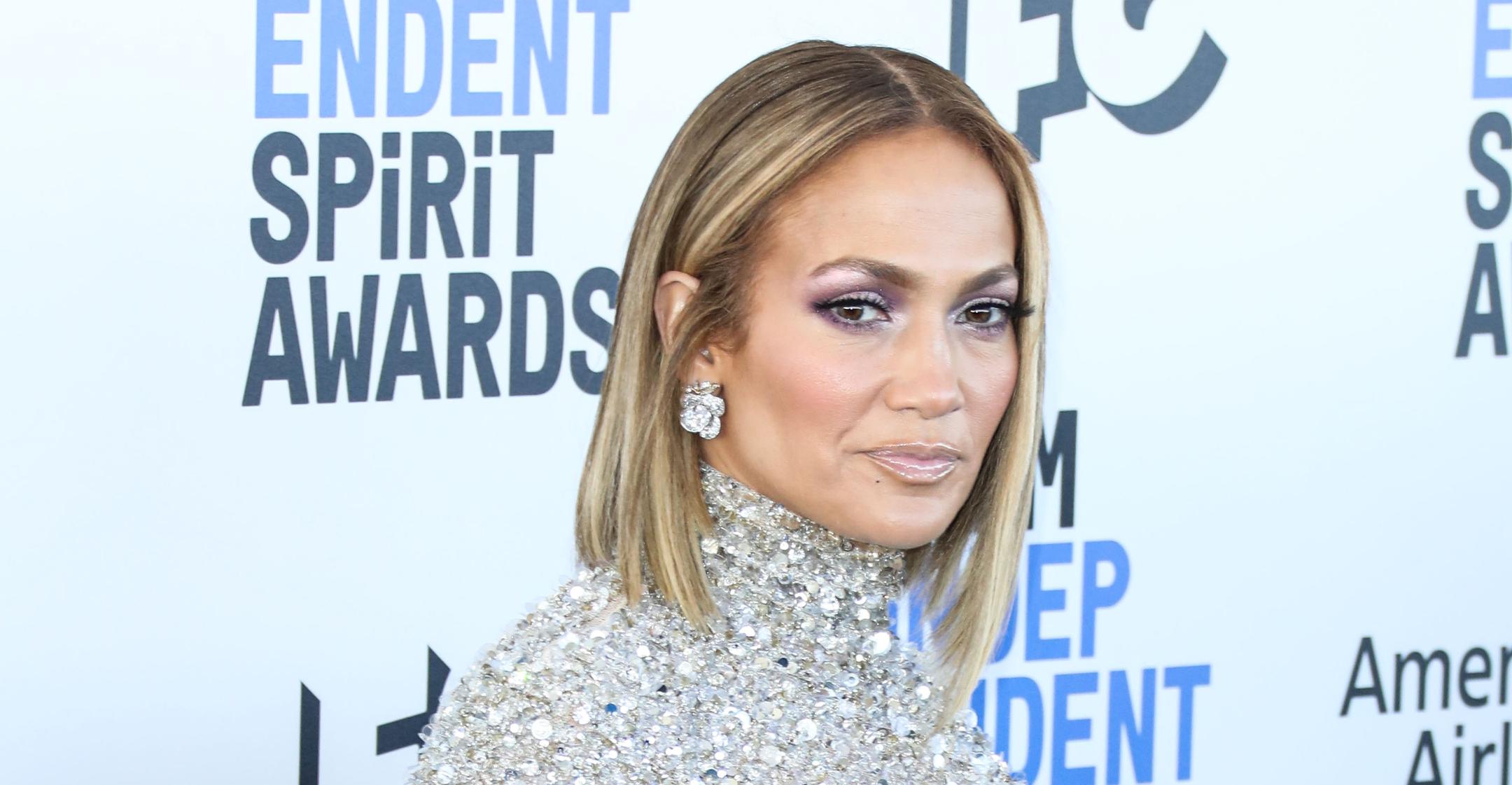 Jennifer Lopez Shows Makeup-Free Face, Shares Morning Routine