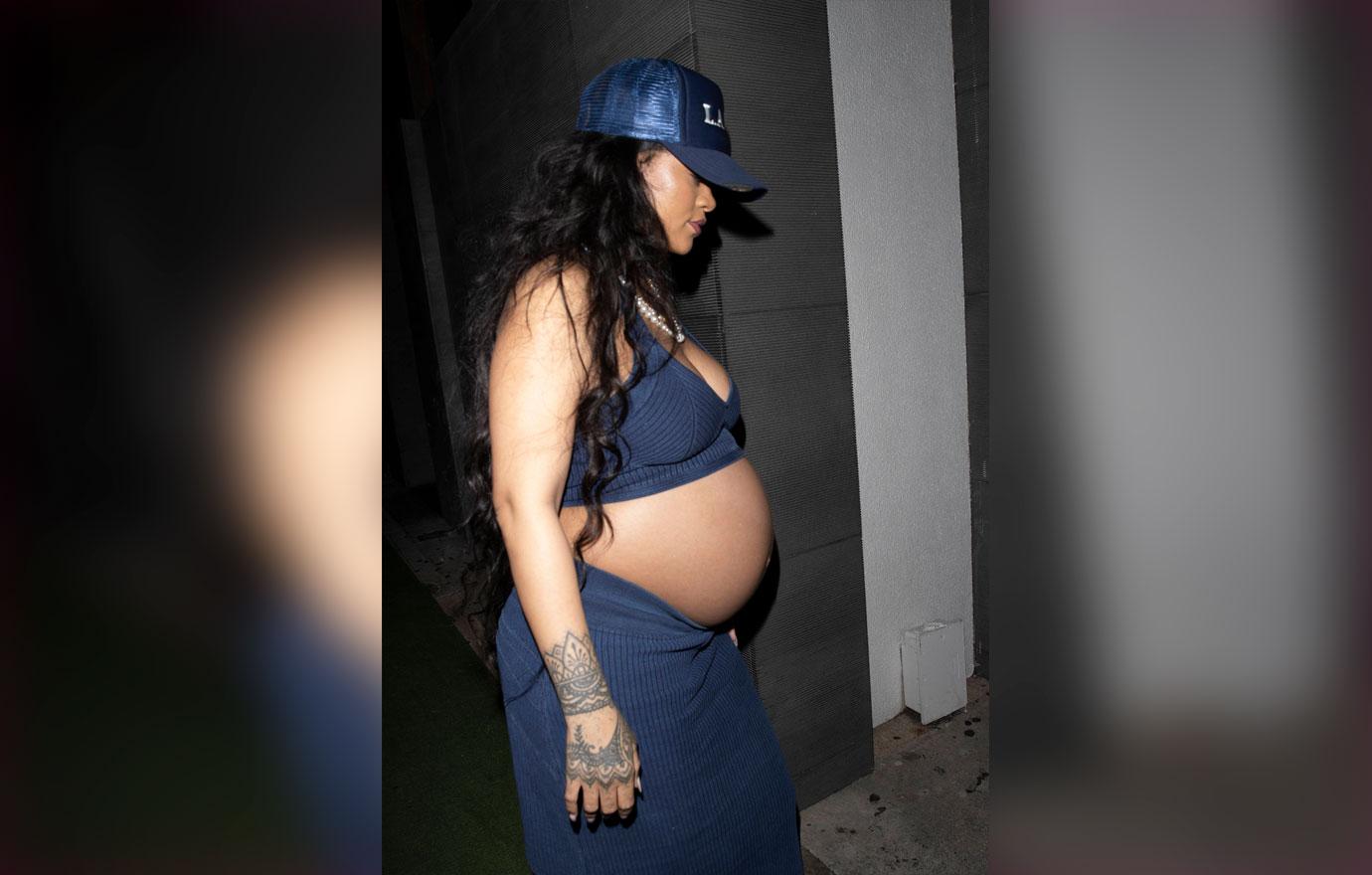 rihanna shows off her huge baby bump