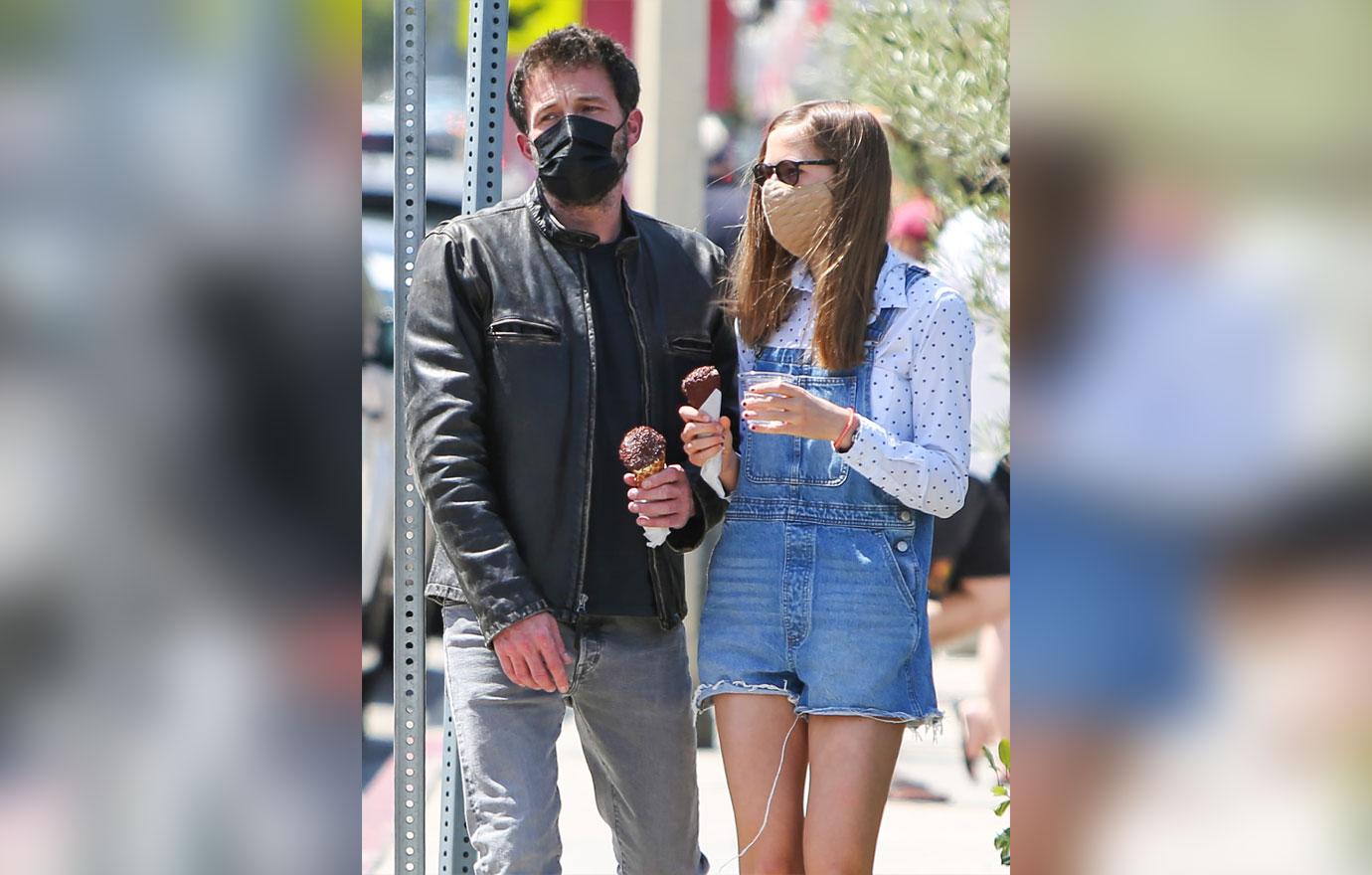 ben affleck and violet head out for ice cream