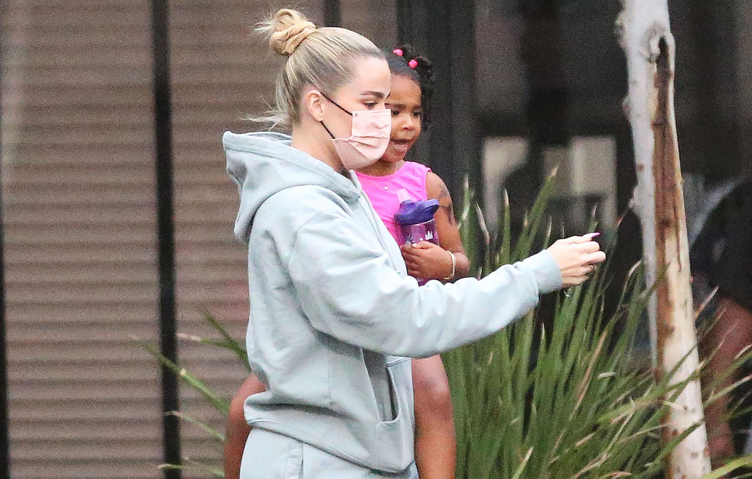 khloe kardashian takes her daughter true to her dance class