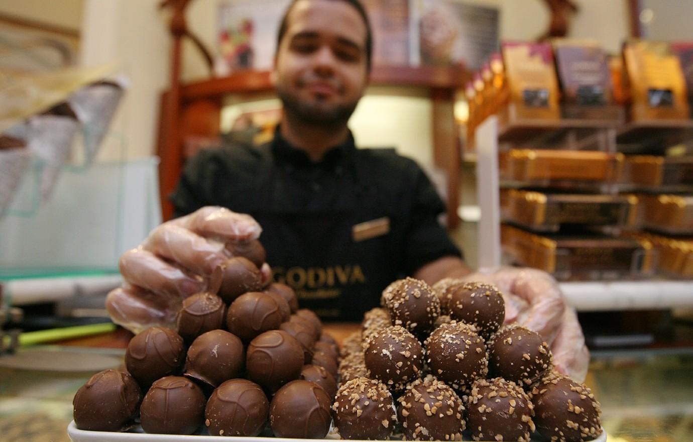 godiva chocolates close us stores cafes