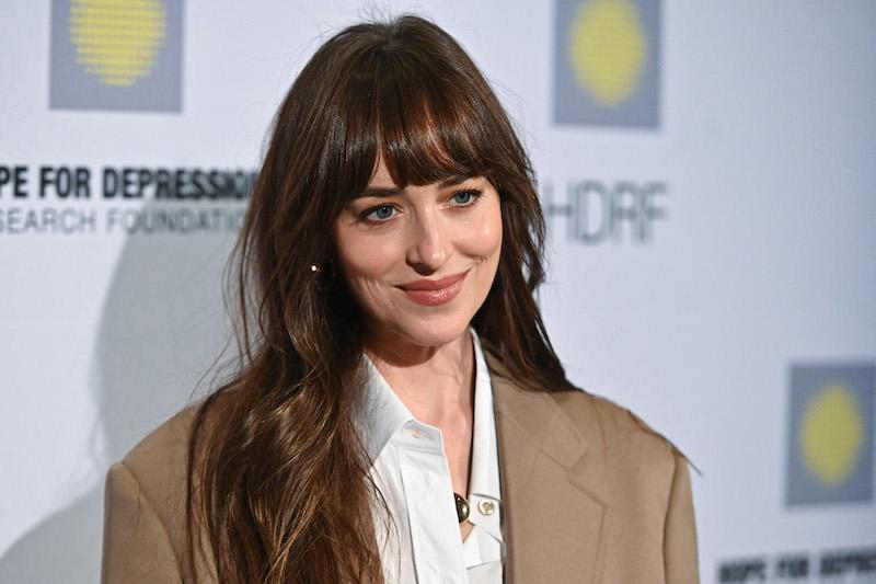 dakota johnson live main article