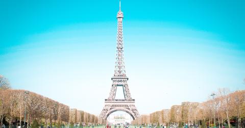 direct flight from nyc area to paris cost under through budget airline