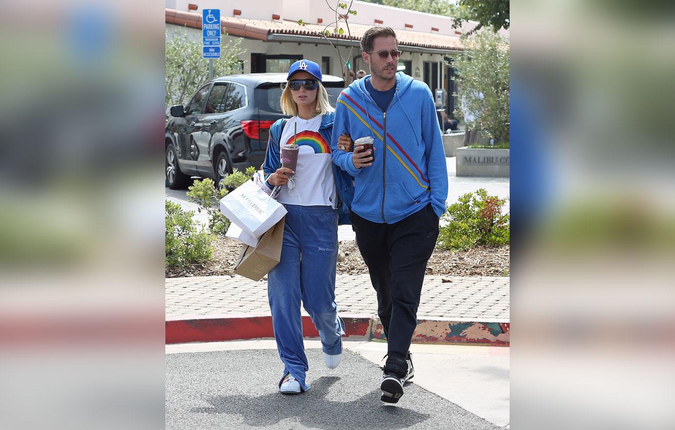 paris hilton and boyfriend cater reum stop for smoothies in malibu