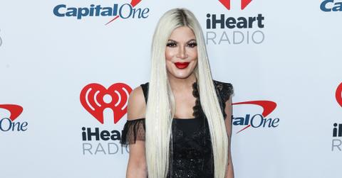 tori spelling still has covid symptoms