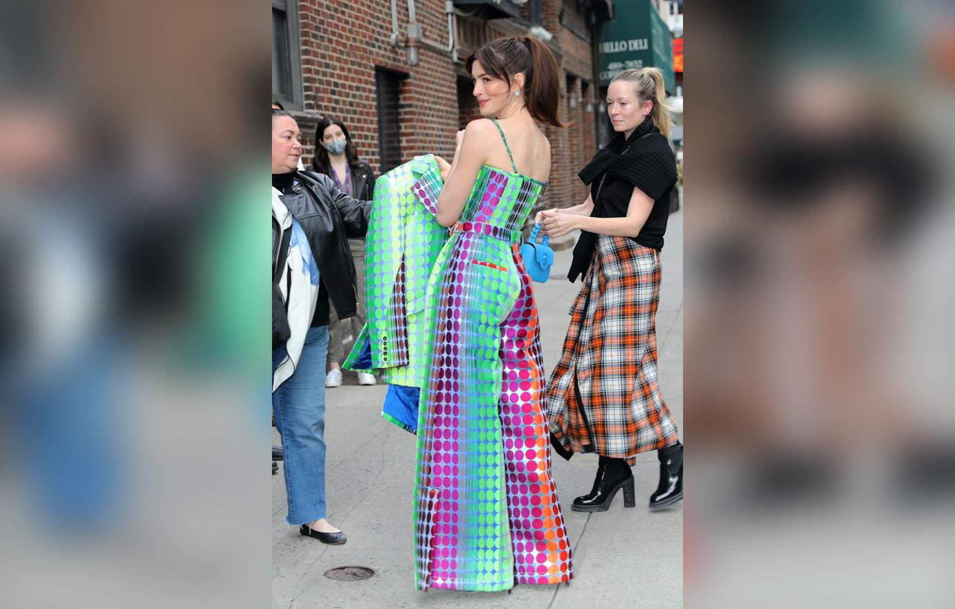 anne hathaway arrives to late show with stephen colbert