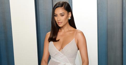 shay mitchell new bangs shoulder length bob